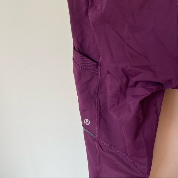 Lululemon Run For Fun Crop Purple Plum Pow Stripe Angel Wing Legging Tight EUC 6 - Picture 10 of 12